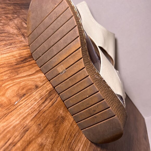 Journee Collection Women's White McKell Wedge Thong Sandal, Size 8 - Picture 4 of 6